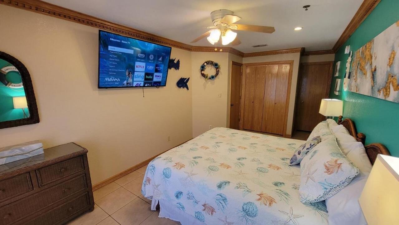 Cozy 2 Bedroom With Big Pool - Campeche Triplex Unit C Home サウス・パドリー・アイランド エクステリア 写真