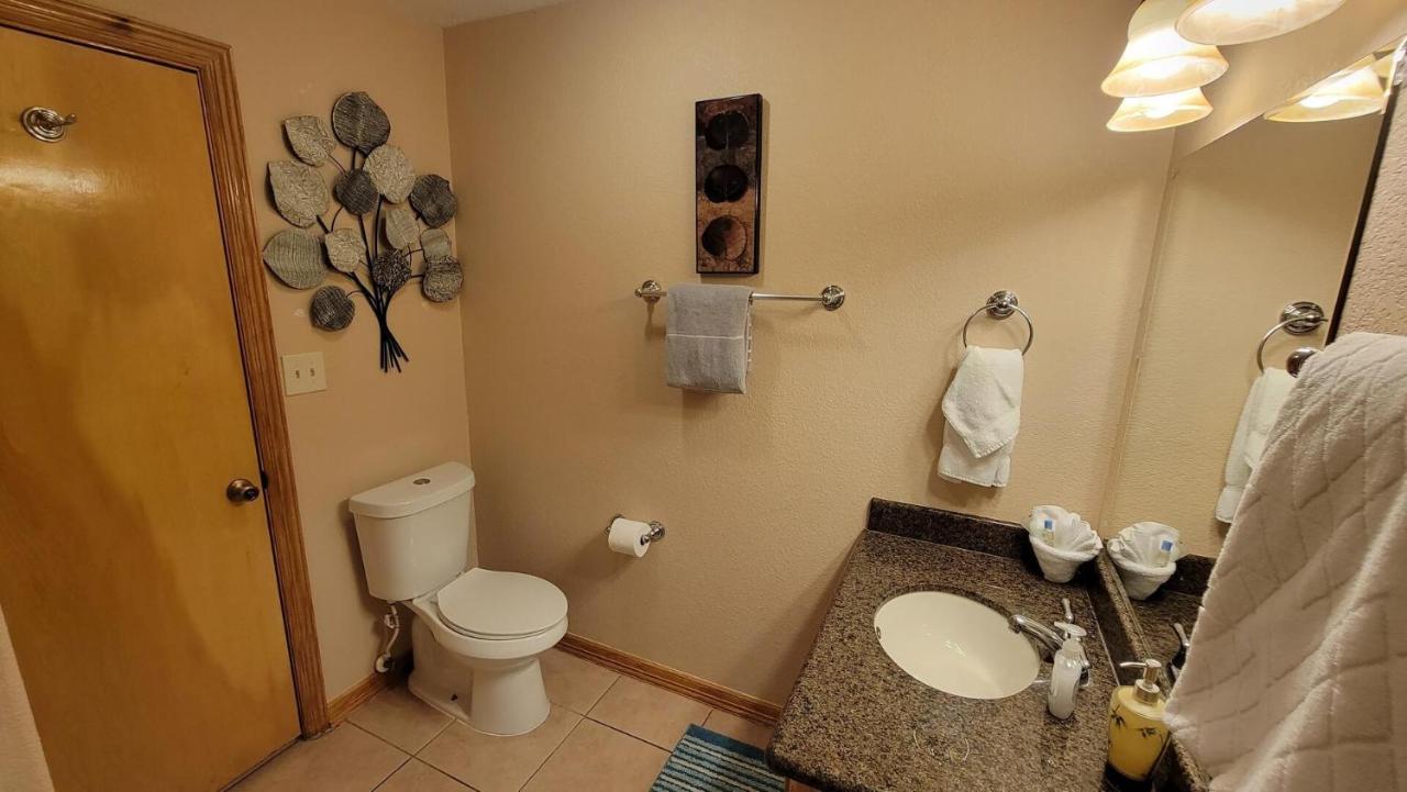 Cozy 2 Bedroom With Big Pool - Campeche Triplex Unit C Home サウス・パドリー・アイランド エクステリア 写真