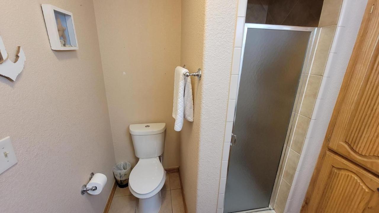 Cozy 2 Bedroom With Big Pool - Campeche Triplex Unit C Home サウス・パドリー・アイランド エクステリア 写真